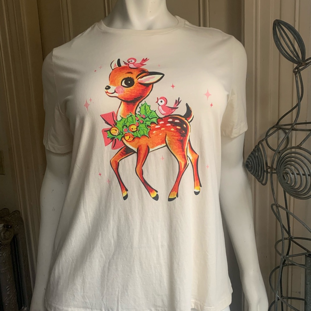 NWOT Bella Canvas Cream Tee with Vintage Reindeer